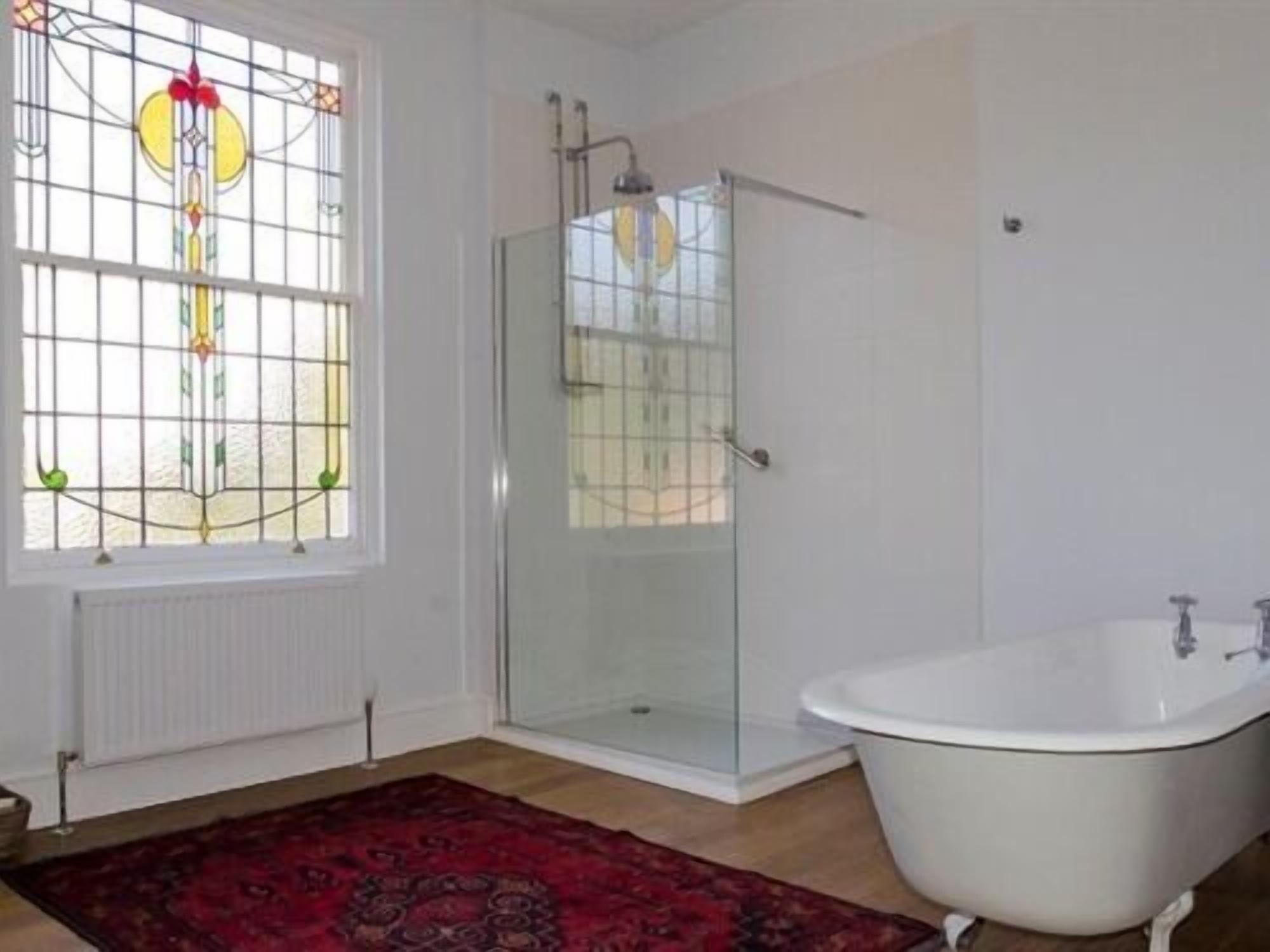 Bed and Breakfast The Lions Newark-on-Trent  Экстерьер фото